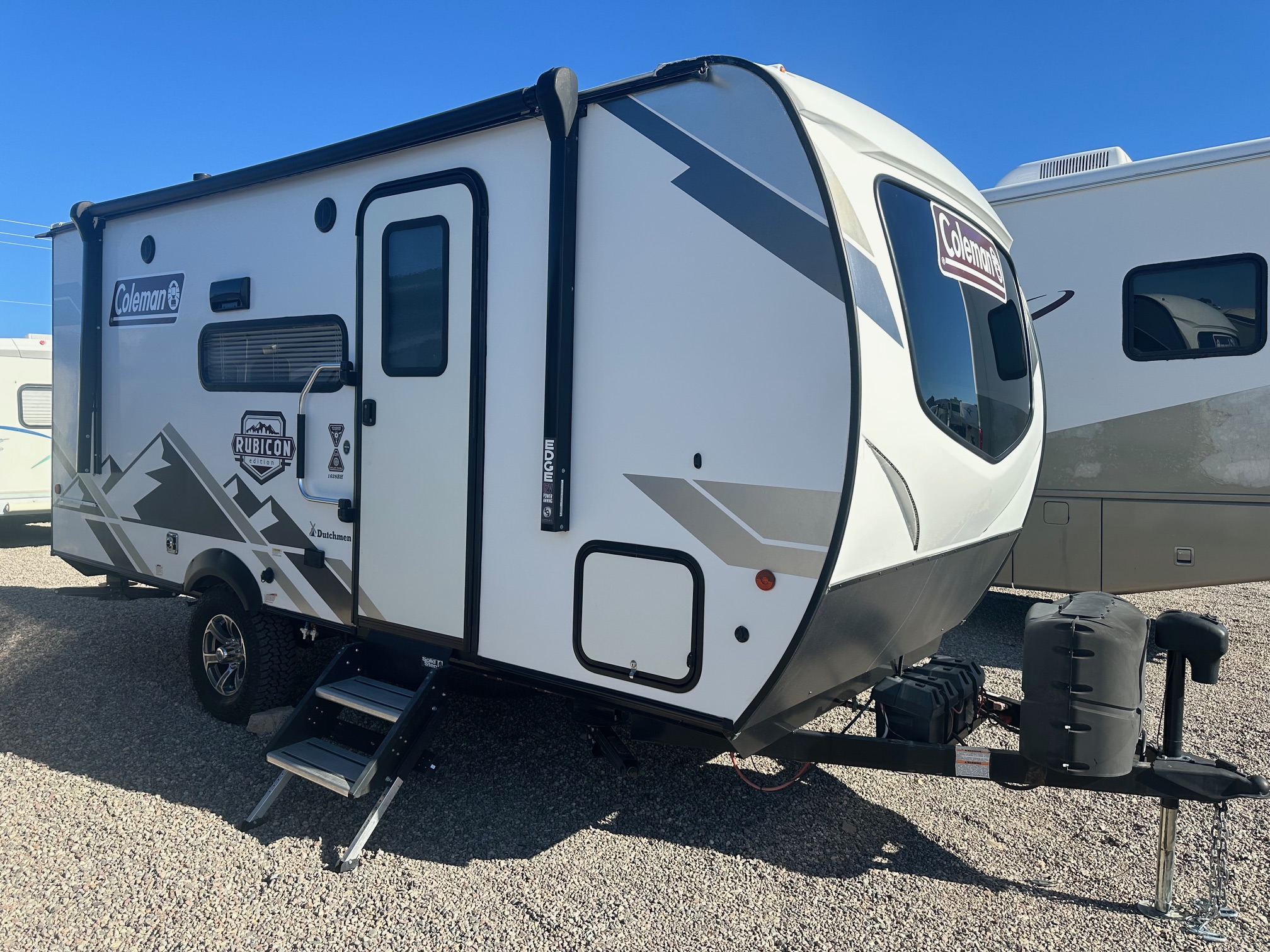 2021 Coleman by Dutchmen Rubicon 1628BH travel trailer – Excellent Condition!