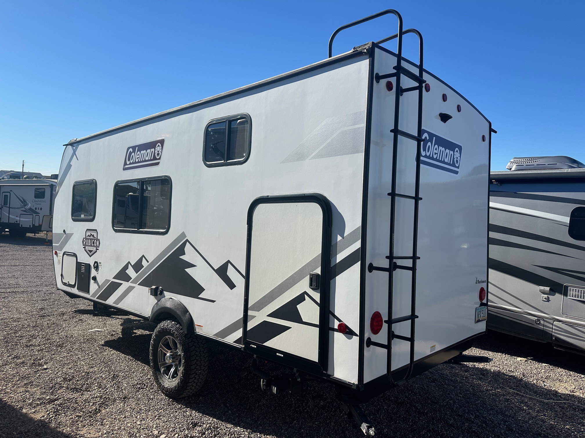 2021 Coleman by Dutchmen Rubicon 1628BH travel trailer – Excellent Condition!