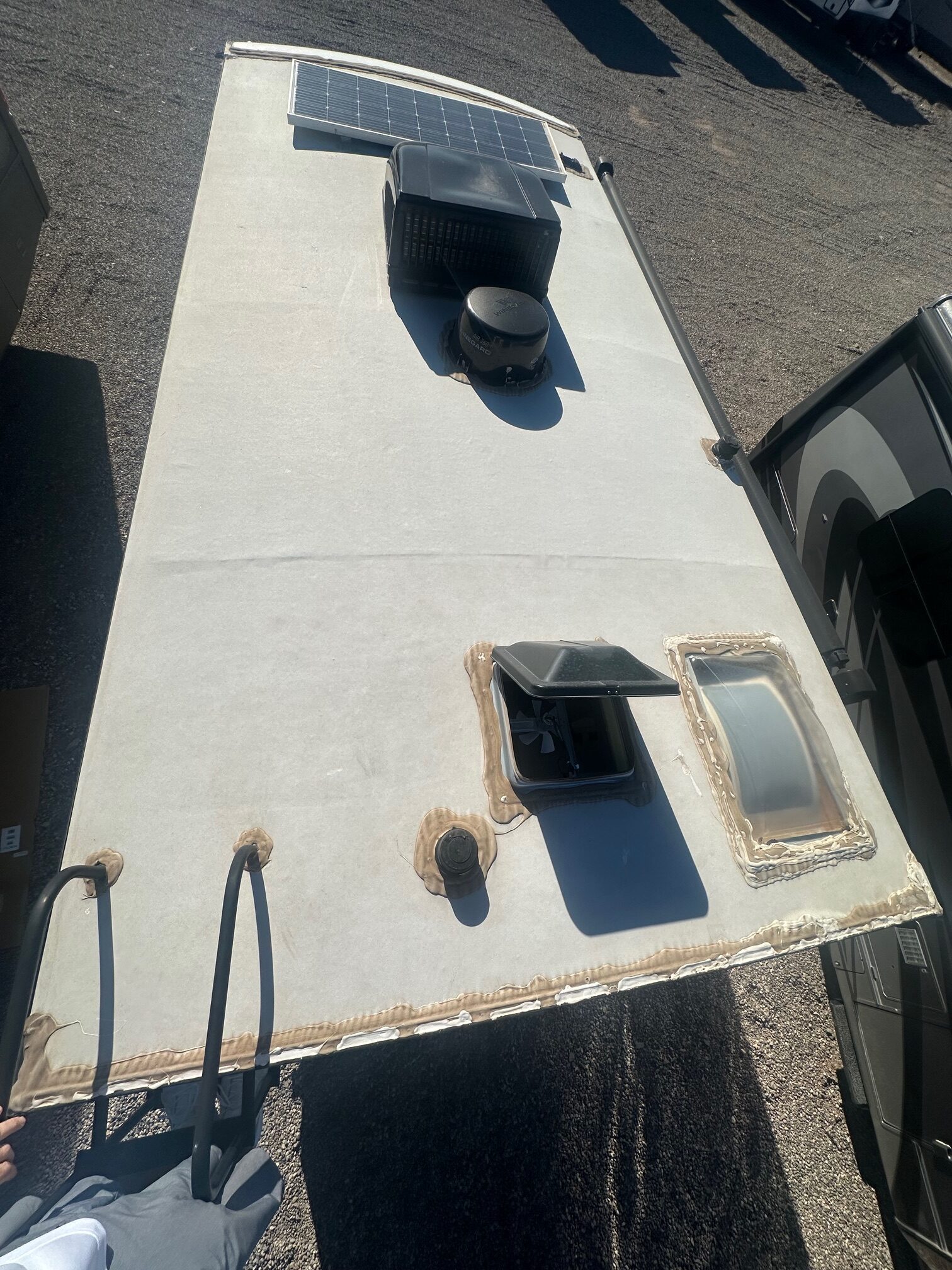 2021 Coleman by Dutchmen Rubicon 1628BH travel trailer – Excellent Condition!