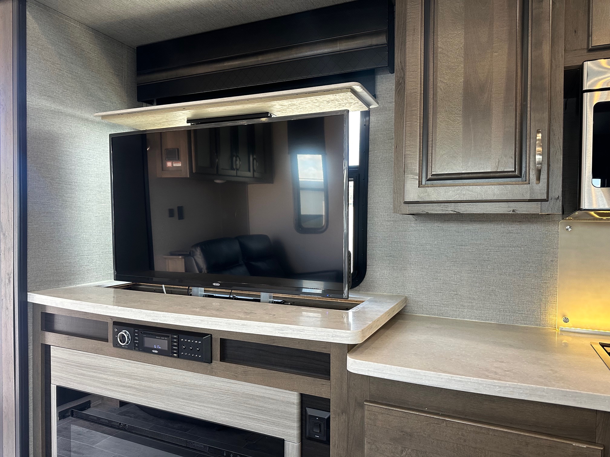 2019 Dutchmen Voltage 4185 toy hauler 5th wheel