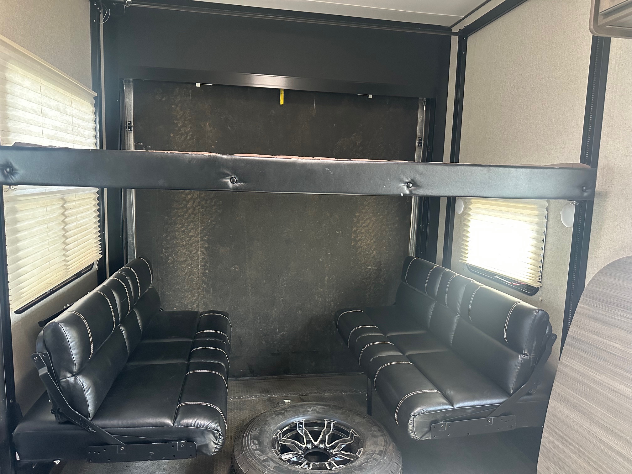 2019 Dutchmen Voltage 4185 toy hauler 5th wheel