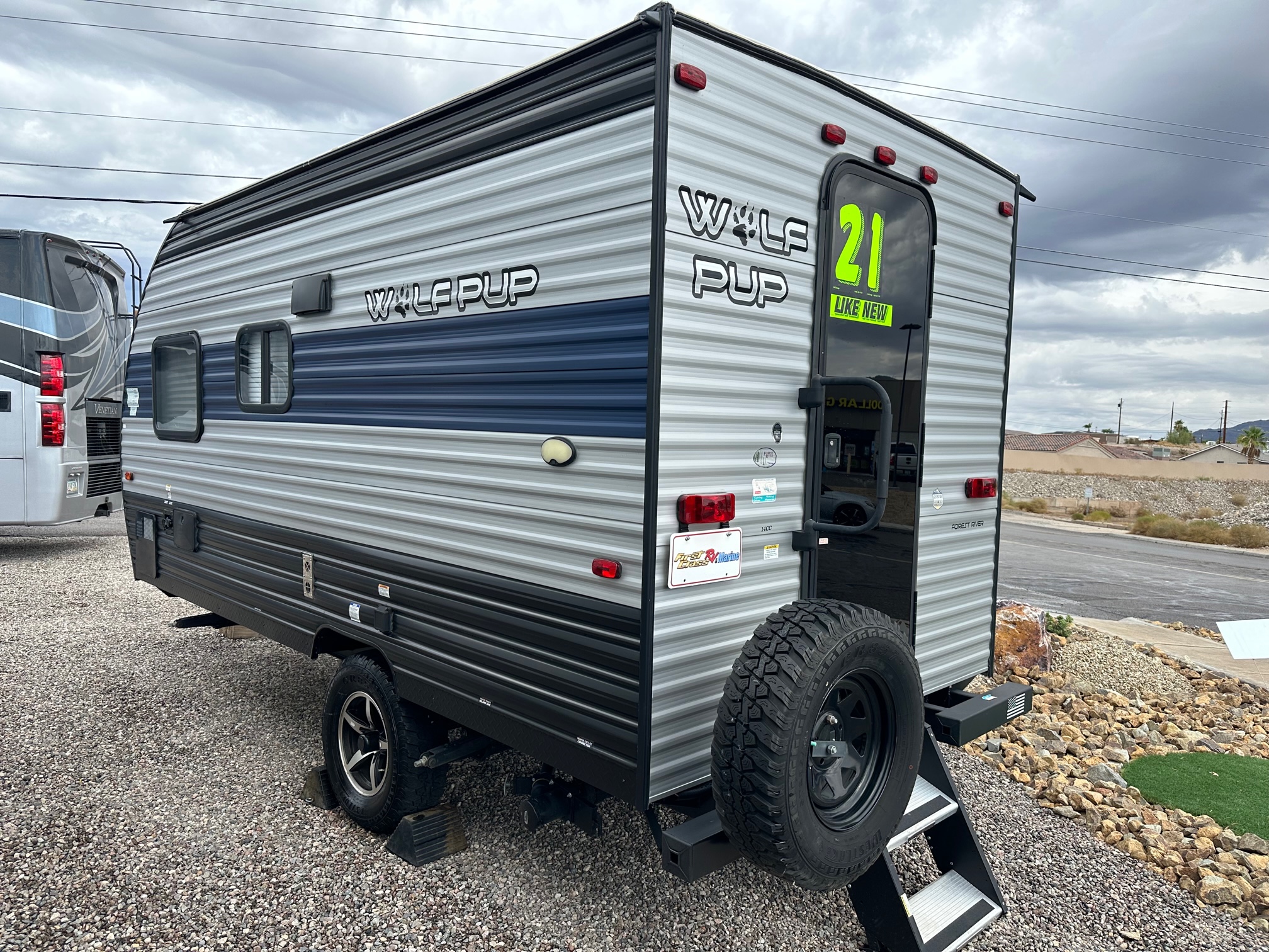 2021 Forest River Wolf Pup Limited 14CC travel trailer – Excellent condition!