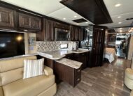 2017 Newmar Dutchstar 4018 Class A Diesel Pusher Motorhome – 1 1/2 bathrooms!