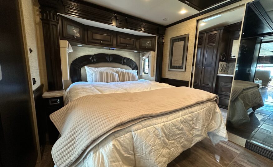 2017 Newmar Dutchstar 4018 Class A Diesel Pusher Motorhome – 1 1/2 bathrooms!