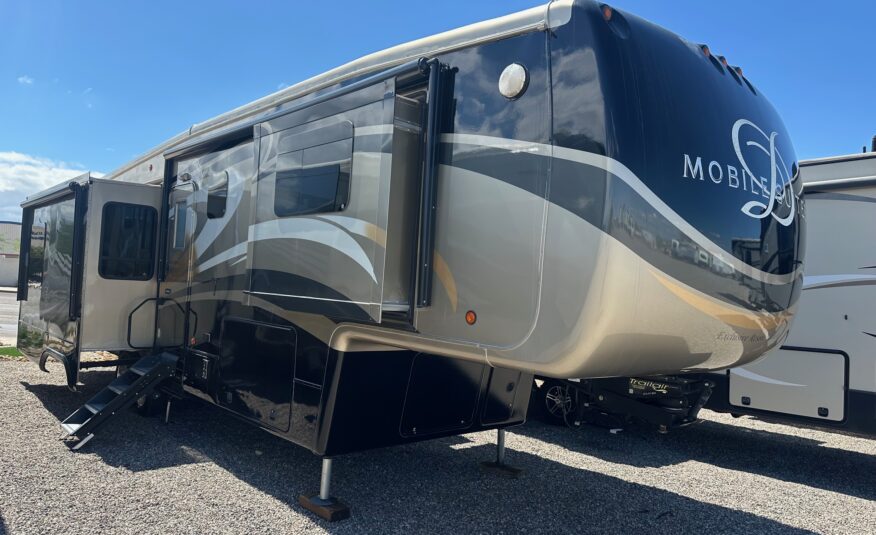 2013 DRV Mobile Suites 38RSSB3 Exclusive Resort Edition 5th wheel