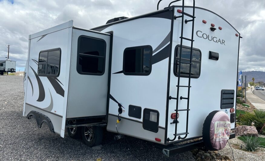 2021 Keystone Cougar 24SABWE travel trailer with solar!
