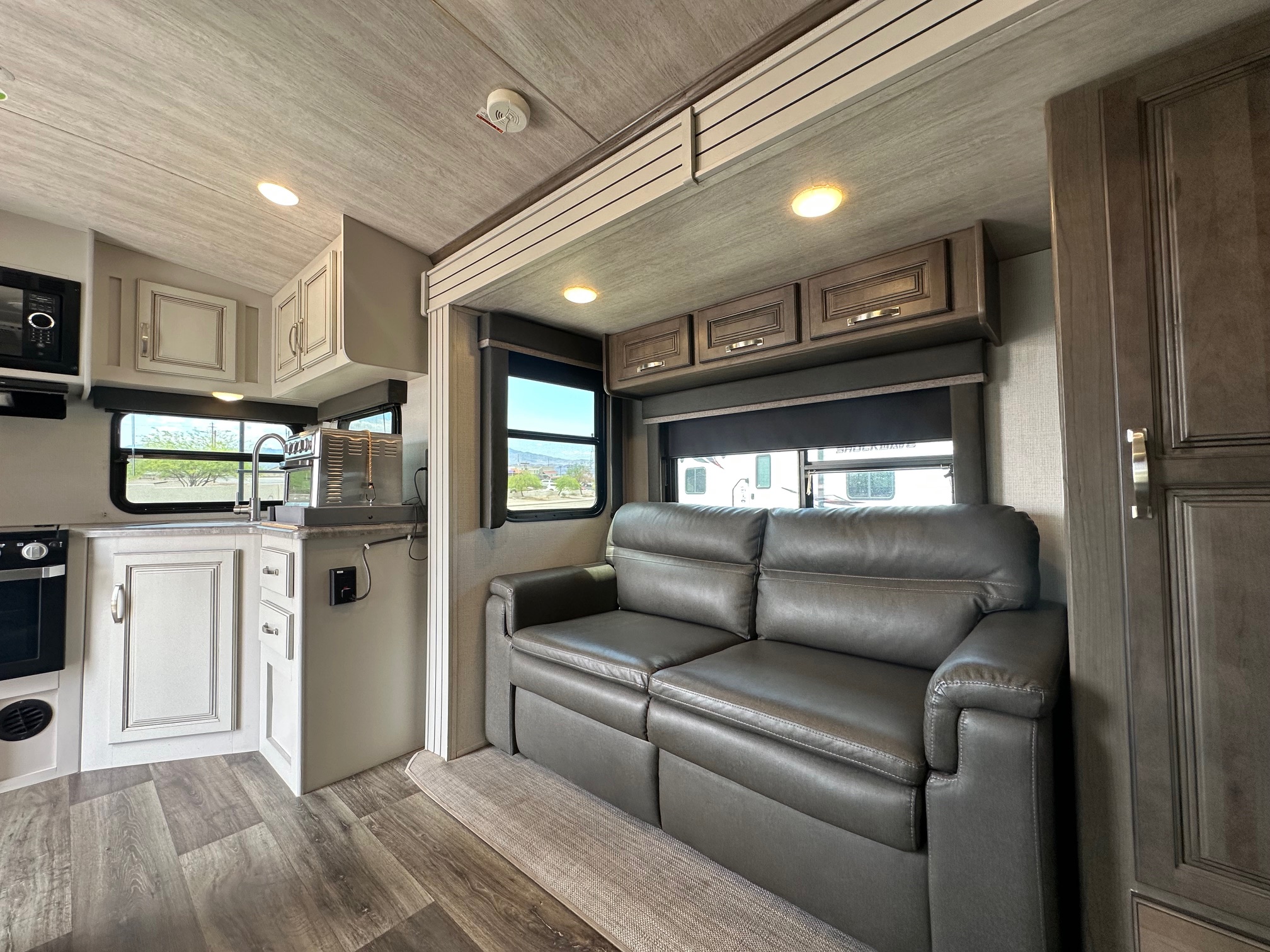 2021 Keystone Cougar 24SABWE travel trailer with solar!