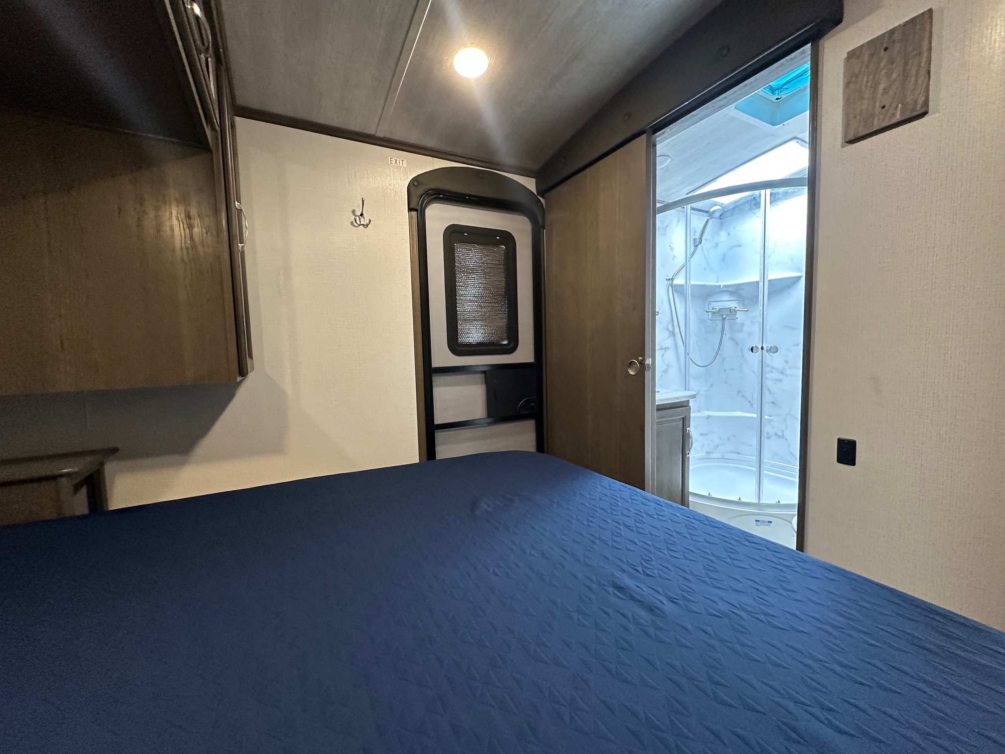 2021 Keystone Cougar 24SABWE travel trailer with solar!