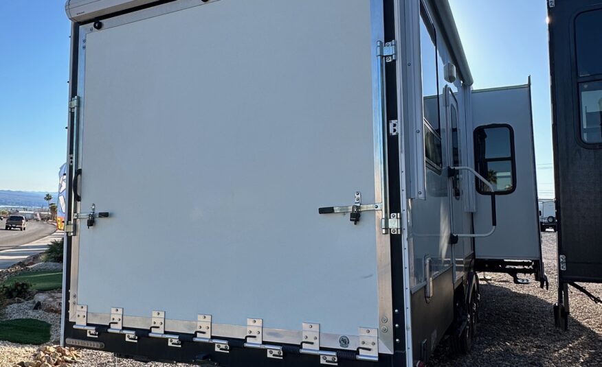 2012 Keystone Raptor RP395LEV Toy Hauler 5th wheel – 1 1/2 bathrooms!