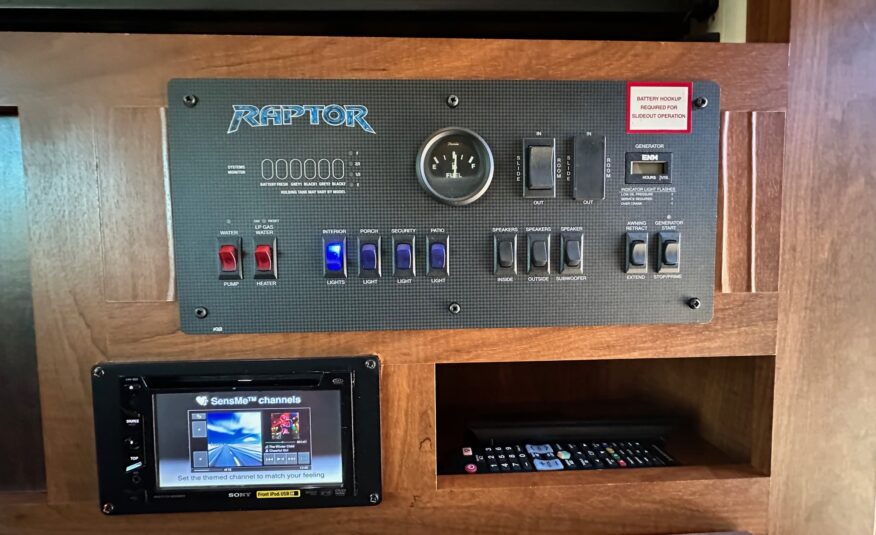 2012 Keystone Raptor RP395LEV Toy Hauler 5th wheel – 1 1/2 bathrooms!