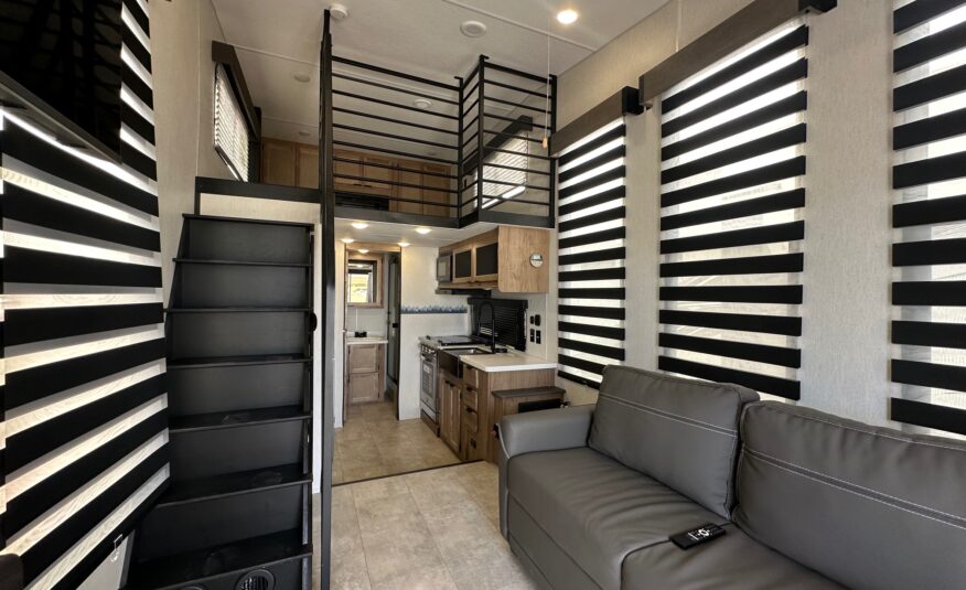 2024 Cherokee by Forest River Timberwolf 16ML Mini loft travel trailer – Like New!