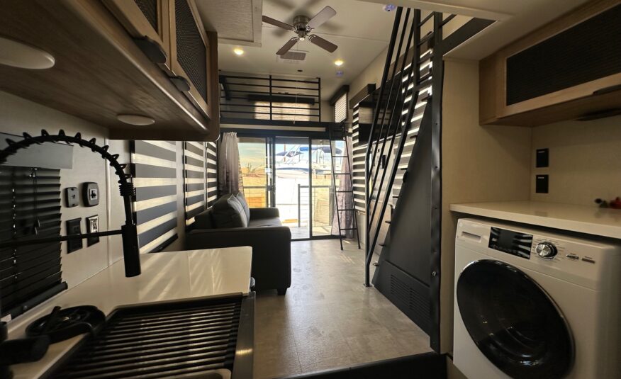 2024 Cherokee by Forest River Timberwolf 16ML Mini loft travel trailer – Like New!