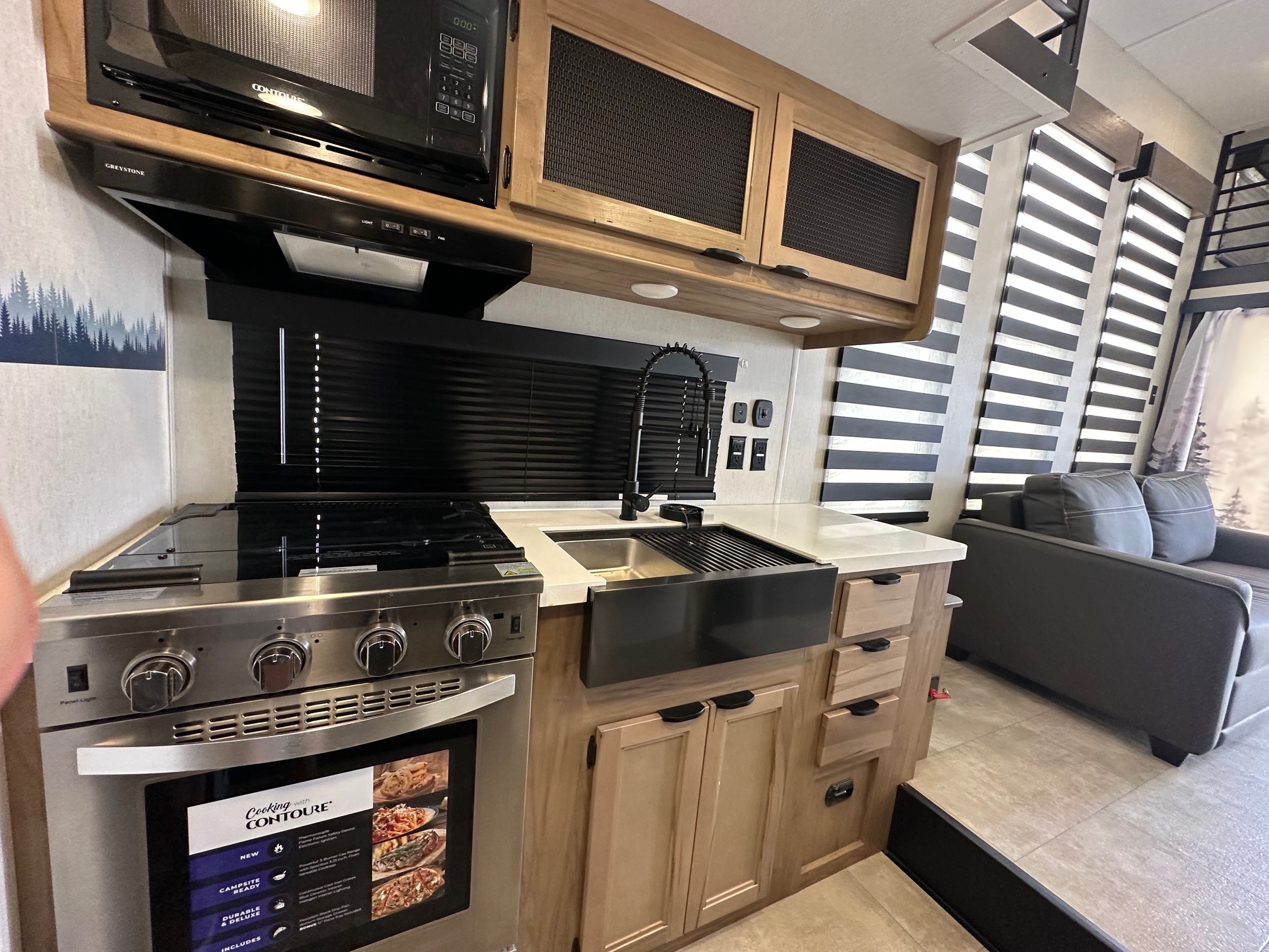 2024 Cherokee by Forest River Timberwolf 16ML Mini loft travel trailer – Like New! ON SALE NOW!