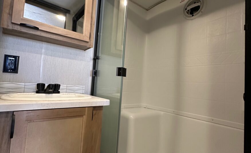2024 Cherokee by Forest River Timberwolf 16ML Mini loft travel trailer – Like New!