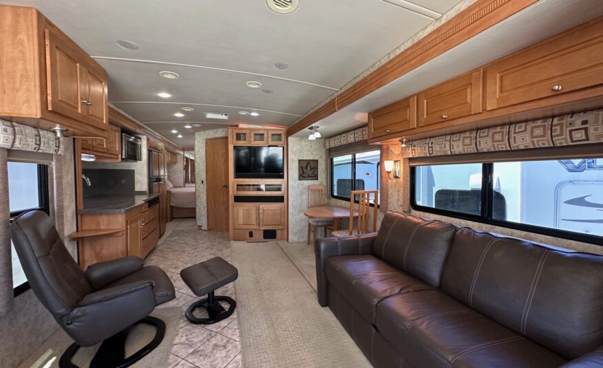 2009 Winnebago Itasca Latitude 39W Class A diesel pusher