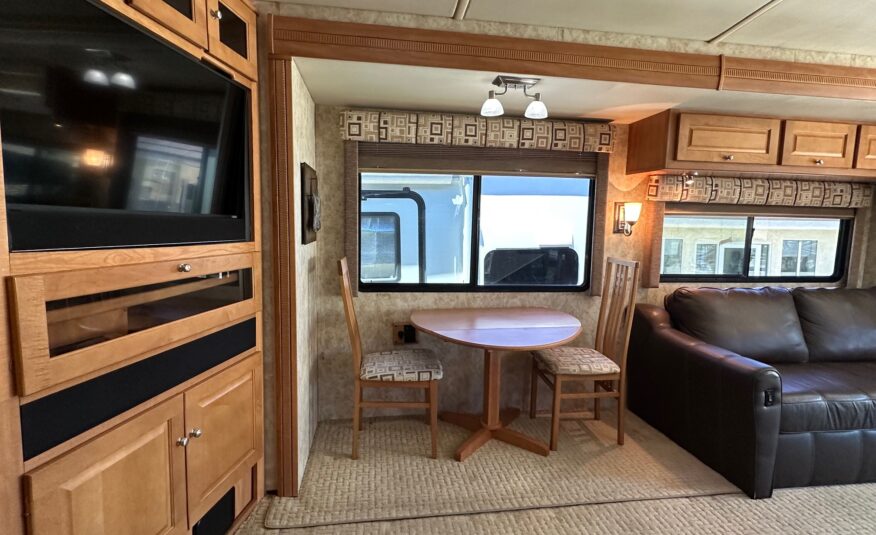 2009 Winnebago Itasca Latitude 39W Class A diesel pusher