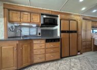 2009 Winnebago Itasca Latitude 39W Class A diesel pusher