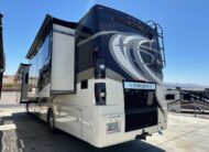 2015 Thor Tuscany 40DX Class A Diesel Pusher Motorhome – 1 1/2 bathrooms 