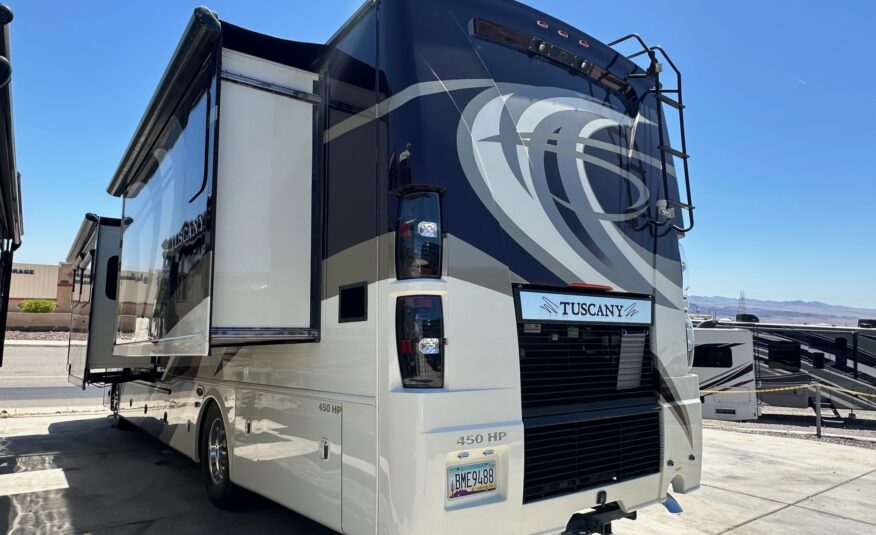 2015 Thor Tuscany 40DX Class A Diesel Pusher Motorhome – 1 1/2 bathrooms 