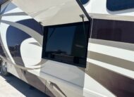 2015 Thor Tuscany 40DX Class A Diesel Pusher Motorhome – 1 1/2 bathrooms 