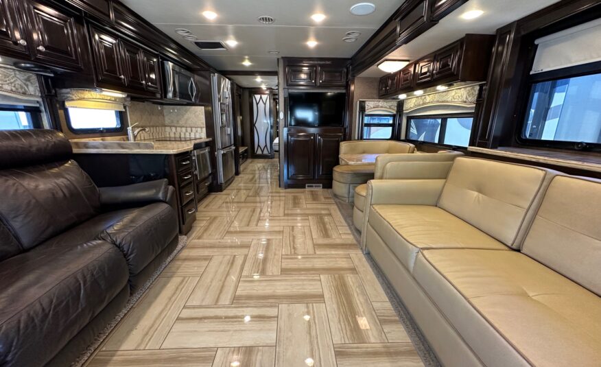 2015 Thor Tuscany 40DX Class A Diesel Pusher Motorhome – 1 1/2 bathrooms 