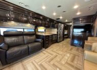 2015 Thor Tuscany 40DX Class A Diesel Pusher Motorhome – 1 1/2 bathrooms 