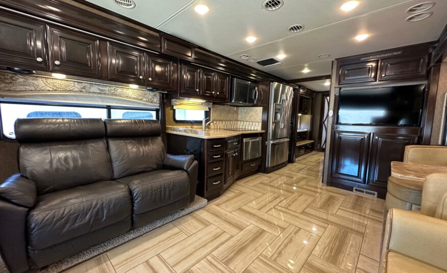 2015 Thor Tuscany 40DX Class A Diesel Pusher Motorhome – 1 1/2 bathrooms 