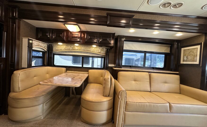 2015 Thor Tuscany 40DX Class A Diesel Pusher Motorhome – 1 1/2 bathrooms 