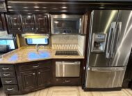 2015 Thor Tuscany 40DX Class A Diesel Pusher Motorhome – 1 1/2 bathrooms 