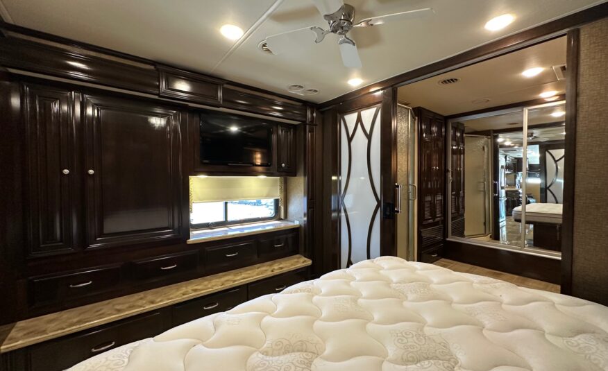 2015 Thor Tuscany 40DX Class A Diesel Pusher Motorhome – 1 1/2 bathrooms 