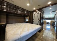 2015 Thor Tuscany 40DX Class A Diesel Pusher Motorhome – 1 1/2 bathrooms 