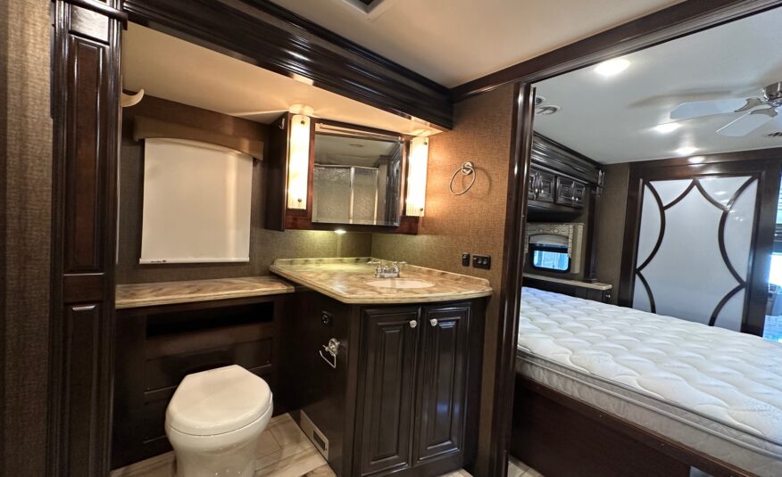 2015 Thor Tuscany 40DX Class A Diesel Pusher Motorhome – 1 1/2 bathrooms 