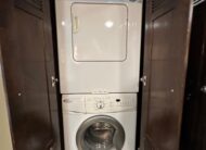 2015 Thor Tuscany 40DX Class A Diesel Pusher Motorhome – 1 1/2 bathrooms 