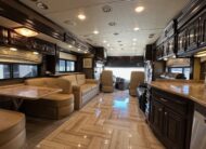 2015 Thor Tuscany 40DX Class A Diesel Pusher Motorhome – 1 1/2 bathrooms 