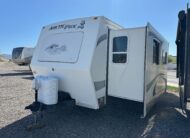 2011 Northwood Arctic Fox Silver Fox Edition 29L travel trailer – Extra Clean!