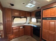 2011 Northwood Arctic Fox Silver Fox Edition 29L travel trailer – Extra Clean!