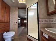 2011 Northwood Arctic Fox Silver Fox Edition 29L travel trailer – Extra Clean!