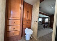 2011 Northwood Arctic Fox Silver Fox Edition 29L travel trailer – Extra Clean!