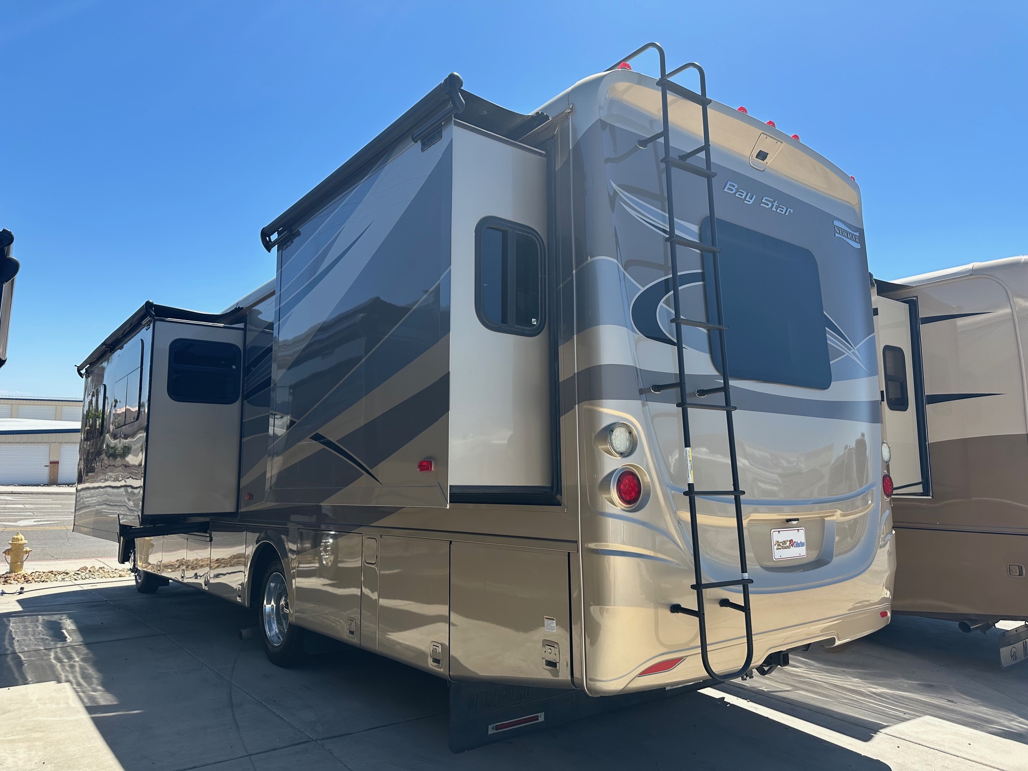 2016 Newmar Baystar 3518 Class A Gas Motorhome