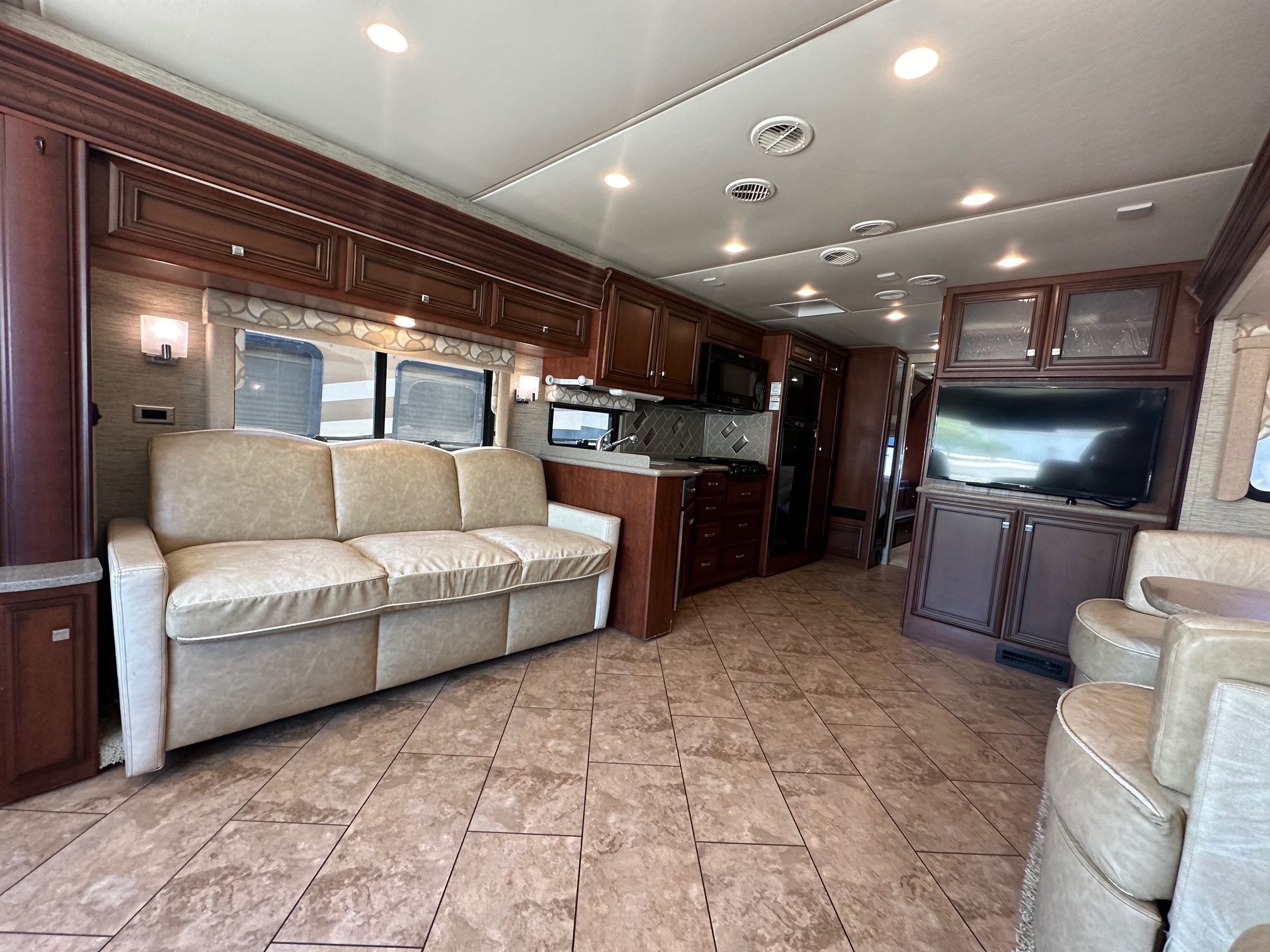 2016 Newmar Baystar 3518 Class A Gas Motorhome