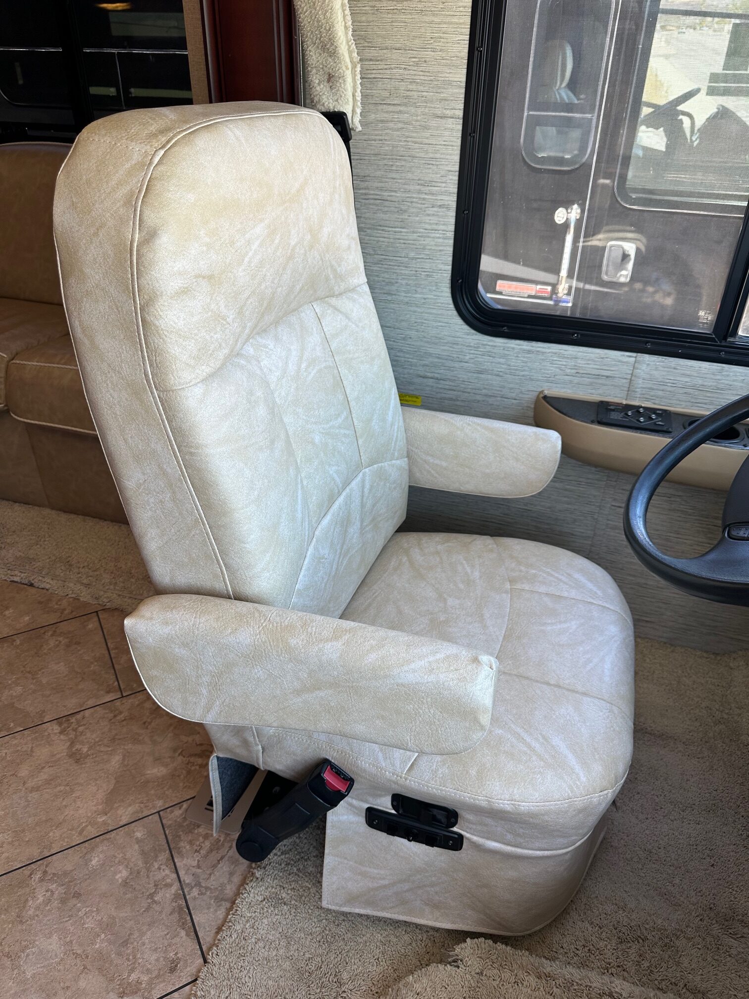 2016 Newmar Baystar 3518 Class A Gas Motorhome