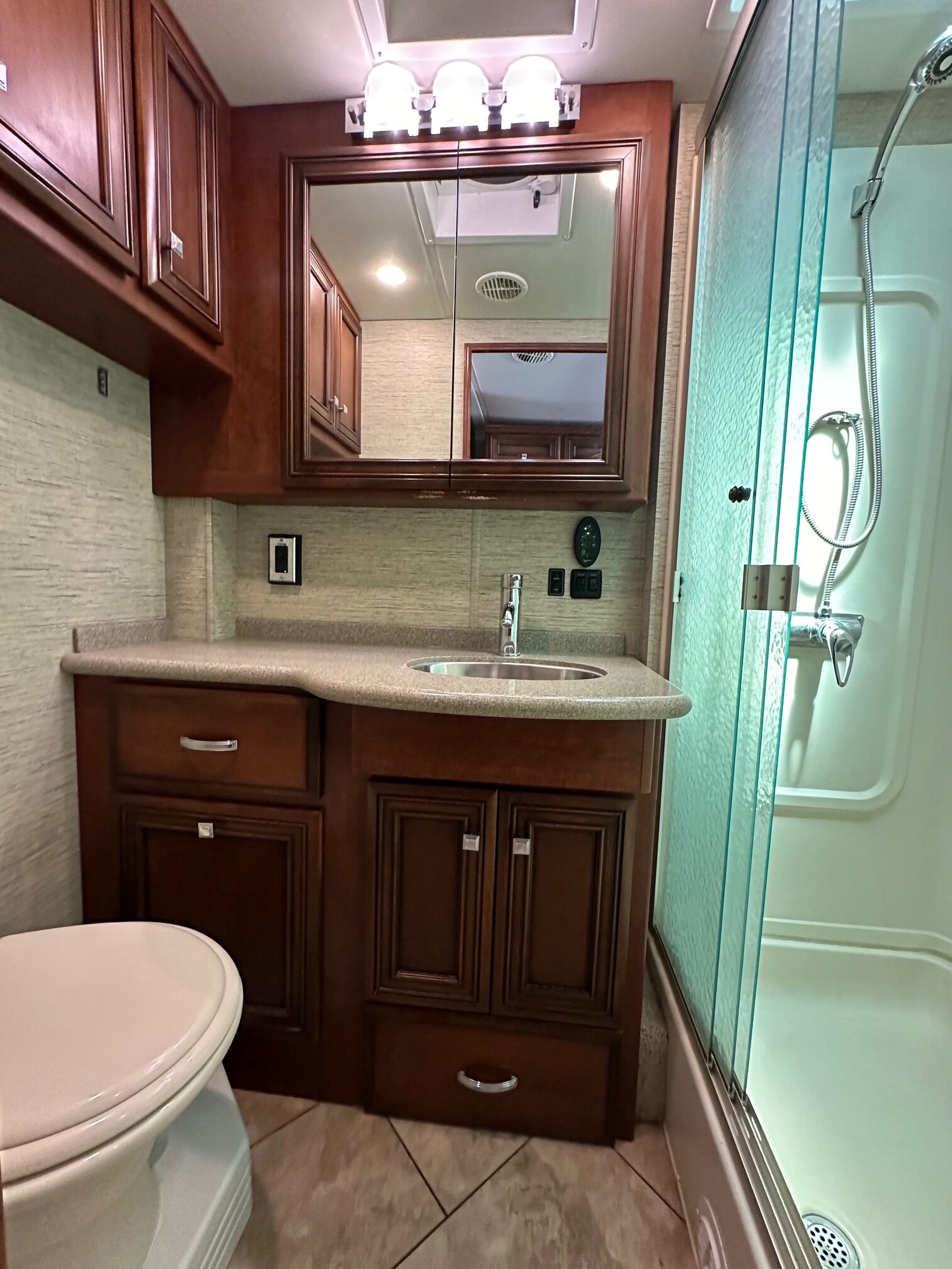 2016 Newmar Baystar 3518 Class A Gas Motorhome
