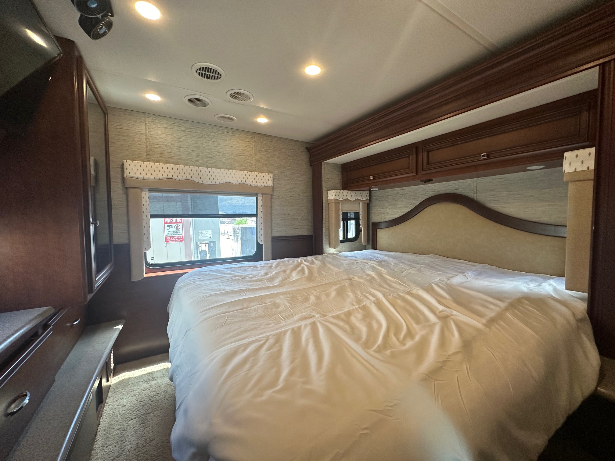 2016 Newmar Baystar 3518 Class A Gas Motorhome