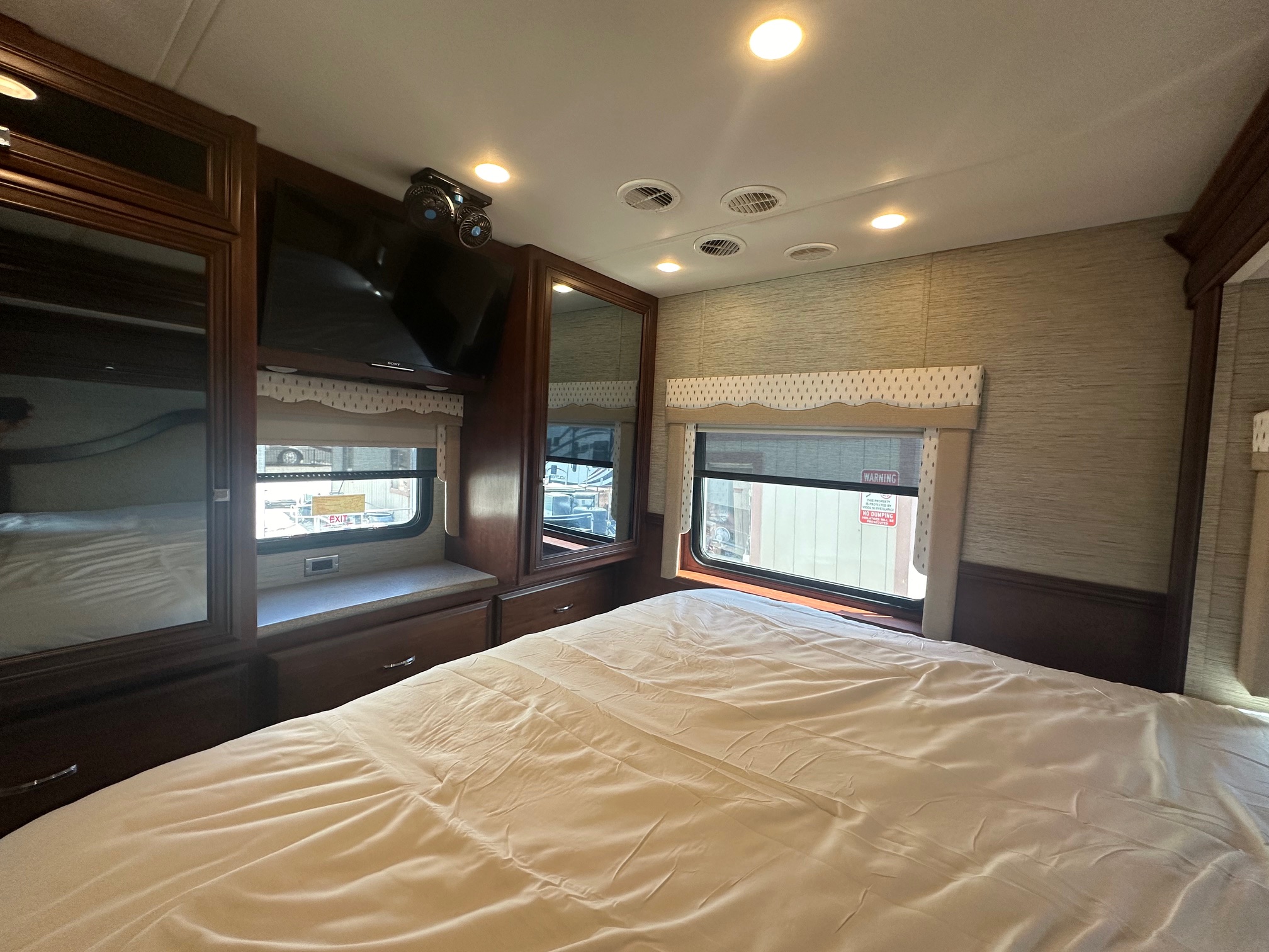 2016 Newmar Baystar 3518 Class A Gas Motorhome