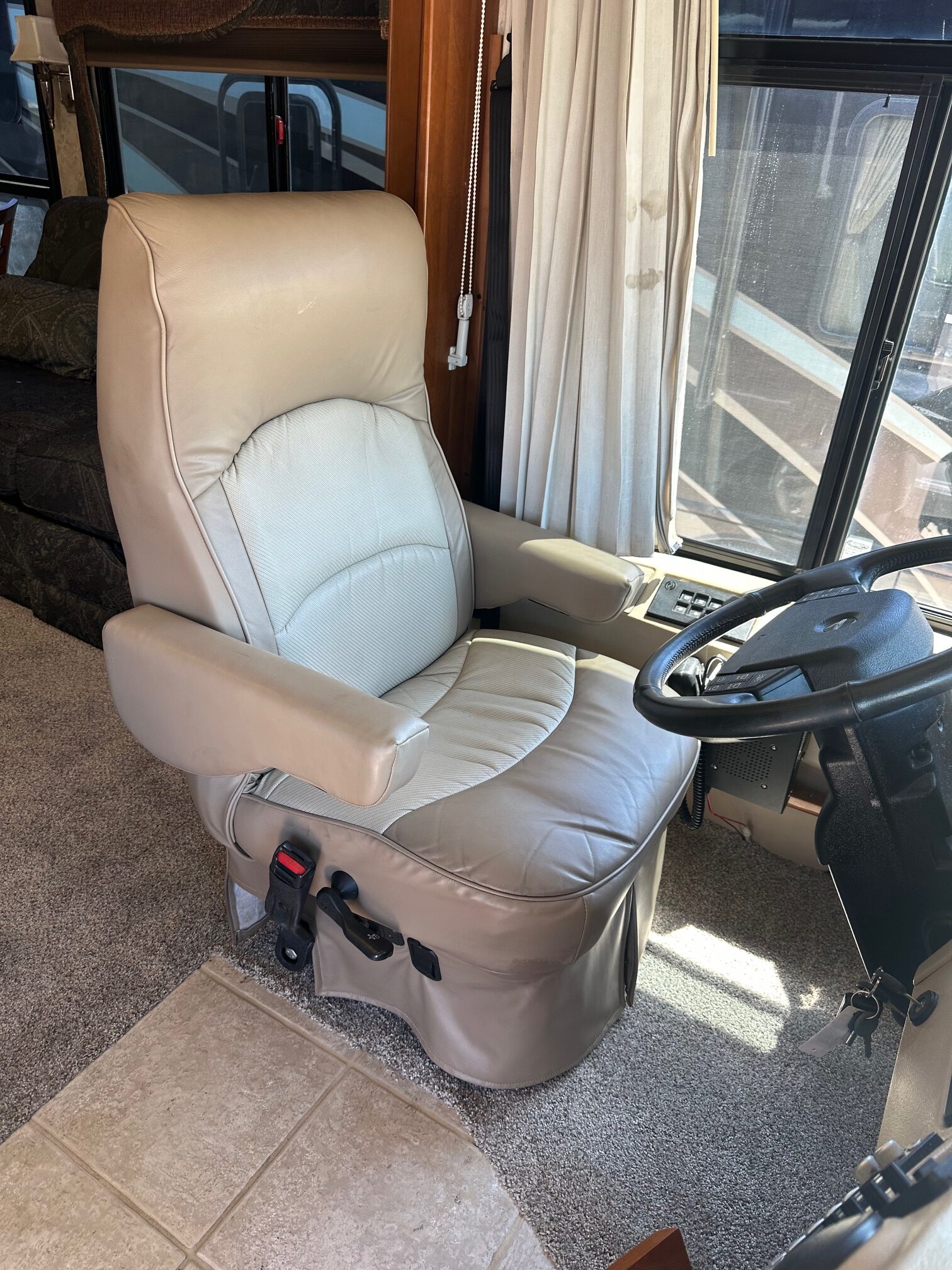 2006 Winnebago Vectra 40KD Class A Diesel Pusher Motorhome 