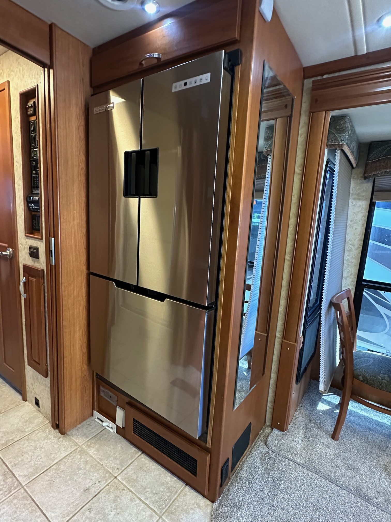 2006 Winnebago Vectra 40KD Class A Diesel Pusher Motorhome 