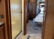 2006 Winnebago Vectra 40KD Class A Diesel Pusher Motorhome 