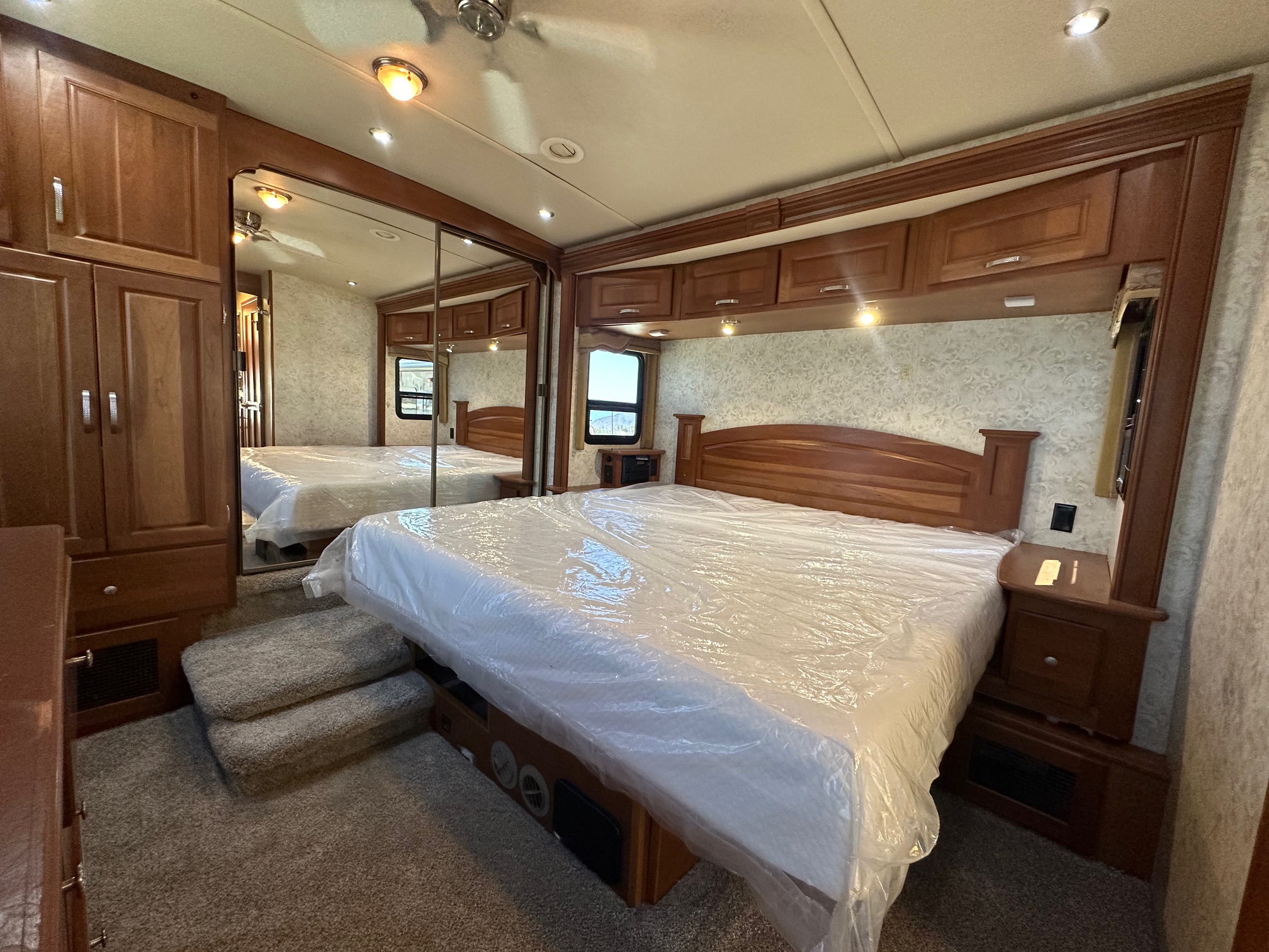 2006 Winnebago Vectra 40KD Class A Diesel Pusher Motorhome 