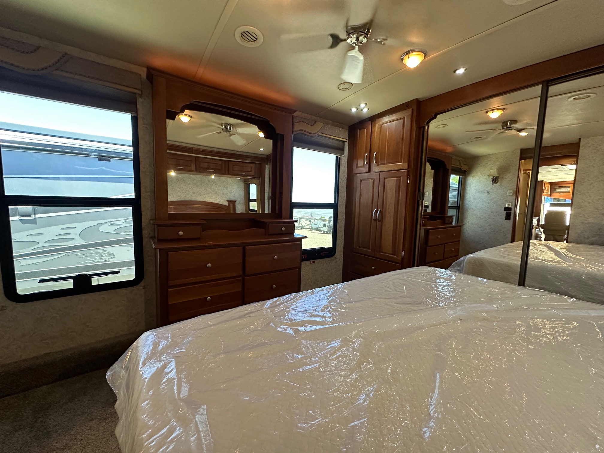 2006 Winnebago Vectra 40KD Class A Diesel Pusher Motorhome 