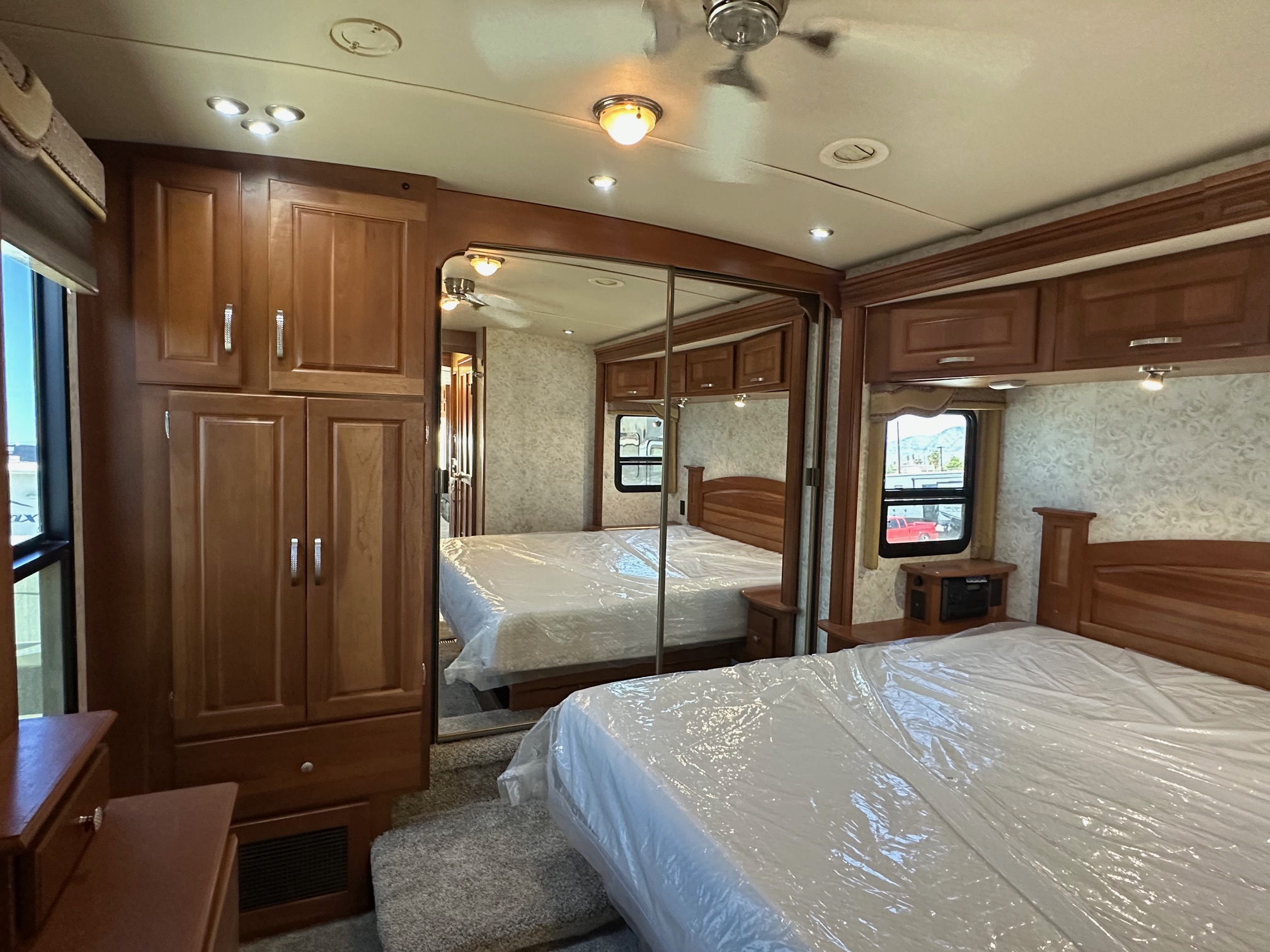 2006 Winnebago Vectra 40KD Class A Diesel Pusher Motorhome 